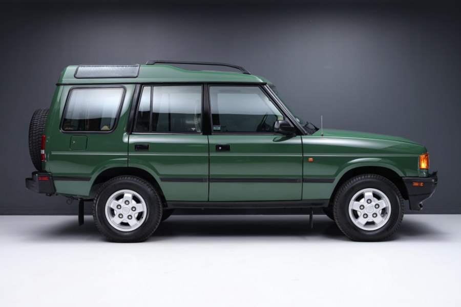 1995 Land Rover Discovery 4dr Sport Utility, available for sale in North Salem, New York | Meccanic Shop North Inc. North Salem, New York 1995 Land Rover Discovery 4dr Sport Utility, available for sale in North Salem, New York | Meccanic Shop North Inc. North Salem, New York
