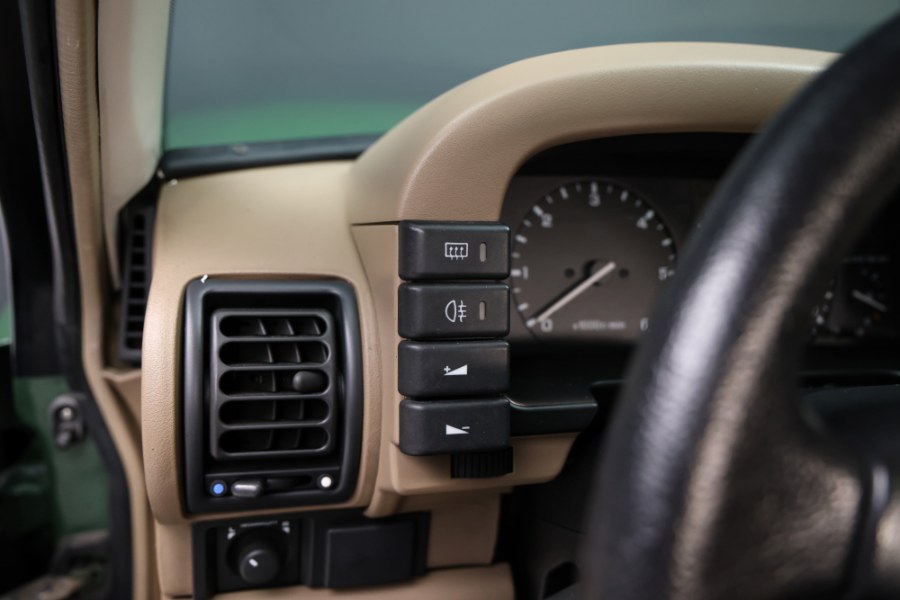 1995 Land Rover Discovery 4dr Sport Utility, available for sale in North Salem, New York | Meccanic Shop North Inc. North Salem, New York 1995 Land Rover Discovery 4dr Sport Utility, available for sale in North Salem, New York | Meccanic Shop North Inc. North Salem, New York