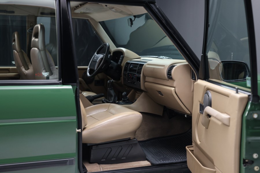 1995 Land Rover Discovery 4dr Sport Utility, available for sale in North Salem, New York | Meccanic Shop North Inc. North Salem, New York 1995 Land Rover Discovery 4dr Sport Utility, available for sale in North Salem, New York | Meccanic Shop North Inc. North Salem, New York