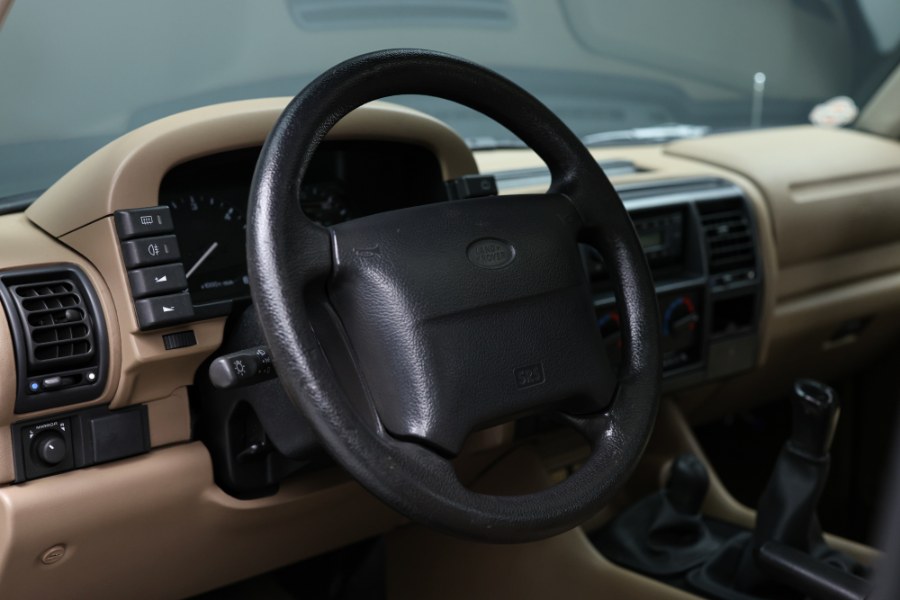1995 Land Rover Discovery 4dr Sport Utility, available for sale in North Salem, New York | Meccanic Shop North Inc. North Salem, New York 1995 Land Rover Discovery 4dr Sport Utility, available for sale in North Salem, New York | Meccanic Shop North Inc. North Salem, New York
