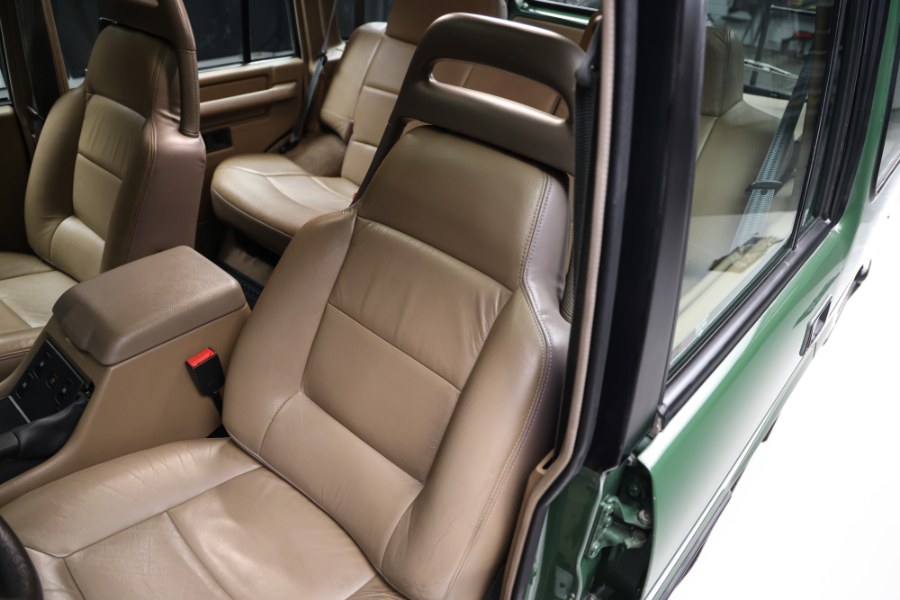 1995 Land Rover Discovery 4dr Sport Utility, available for sale in North Salem, New York | Meccanic Shop North Inc. North Salem, New York 1995 Land Rover Discovery 4dr Sport Utility, available for sale in North Salem, New York | Meccanic Shop North Inc. North Salem, New York