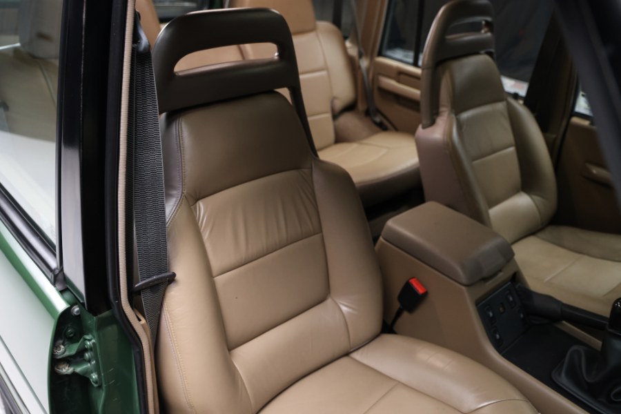 1995 Land Rover Discovery 4dr Sport Utility, available for sale in North Salem, New York | Meccanic Shop North Inc. North Salem, New York 1995 Land Rover Discovery 4dr Sport Utility, available for sale in North Salem, New York | Meccanic Shop North Inc. North Salem, New York