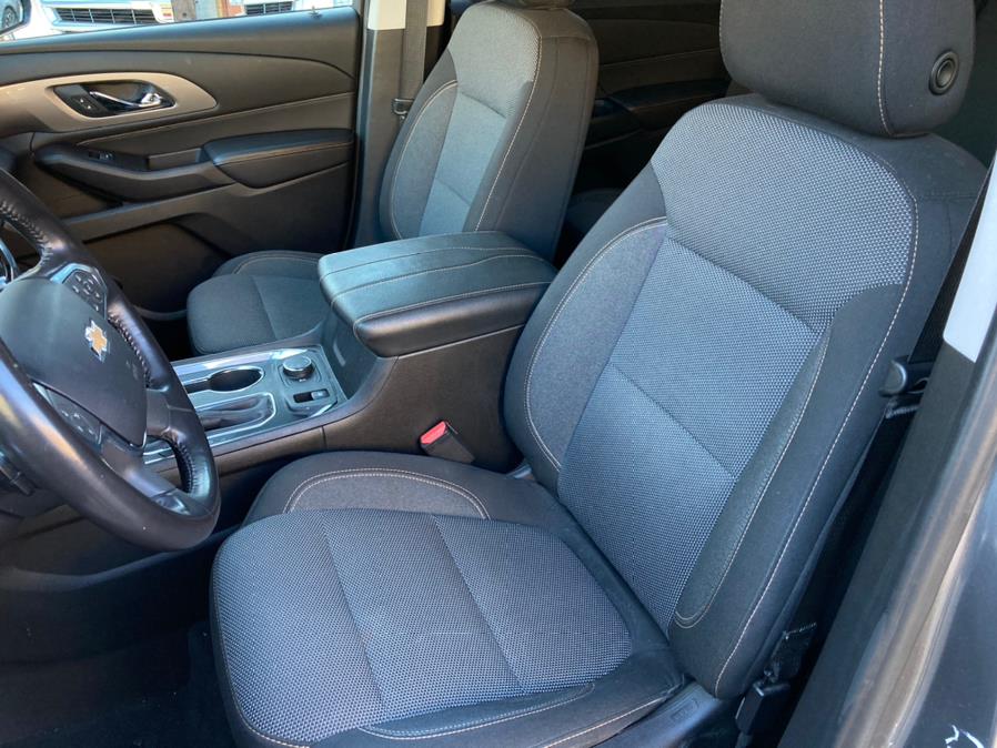 2018 Chevrolet Traverse AWD 4dr LT Cloth w/1LT, available for sale in Brooklyn, New York | Carsbuck Inc.. Brooklyn, New York 2018 Chevrolet Traverse AWD 4dr LT Cloth w/1LT, available for sale in Brooklyn, New York | Carsbuck Inc.. Brooklyn, New York