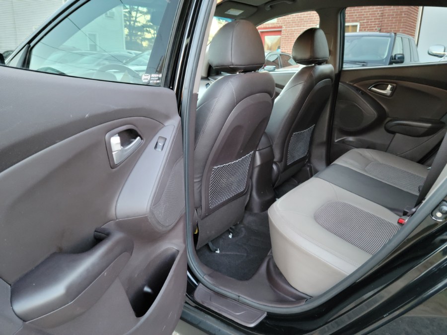2013 Hyundai Tucson AWD GLS W/Leather interior, available for sale in East Windsor, Connecticut | Toro Auto. East Windsor, Connecticut 2013 Hyundai Tucson AWD GLS W/Leather interior, available for sale in East Windsor, Connecticut | Toro Auto. East Windsor, Connecticut