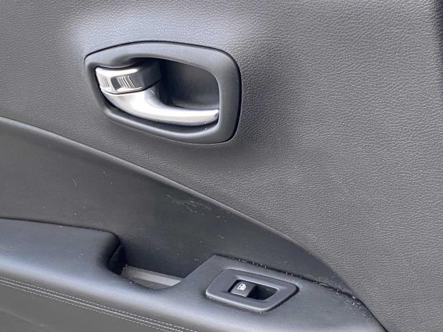 Used Jeep Compass Latitude 2019 | Eastchester Motor Cars. Bronx, New York Used Jeep Compass Latitude 2019 | Eastchester Motor Cars. Bronx, New York