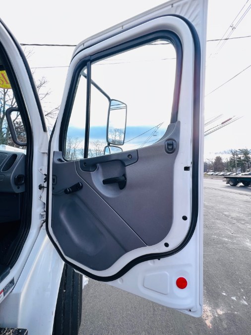 2018 Freightliner M2 106 26 FEET DRY BOX + LIFT GATE + NO CDL, available for sale in South Amboy, New Jersey | NJ Truck Spot. South Amboy, New Jersey 2018 Freightliner M2 106 26 FEET DRY BOX + LIFT GATE + NO CDL, available for sale in South Amboy, New Jersey | NJ Truck Spot. South Amboy, New Jersey
