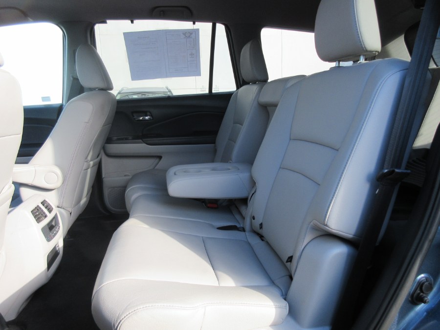 2019 Honda Pilot EX-L 2WD, available for sale in Linden, New Jersey | Route 27 Auto Mall. Linden, New Jersey 2019 Honda Pilot EX-L 2WD, available for sale in Linden, New Jersey | Route 27 Auto Mall. Linden, New Jersey