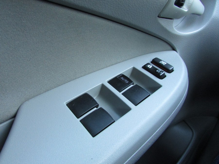 2009 Toyota Corolla 4dr Sdn Auto LE (Natl), available for sale in East Windsor, Connecticut | United Auto Sales of E Windsor, Inc. East Windsor, Connecticut 2009 Toyota Corolla 4dr Sdn Auto LE (Natl), available for sale in East Windsor, Connecticut | United Auto Sales of E Windsor, Inc. East Windsor, Connecticut