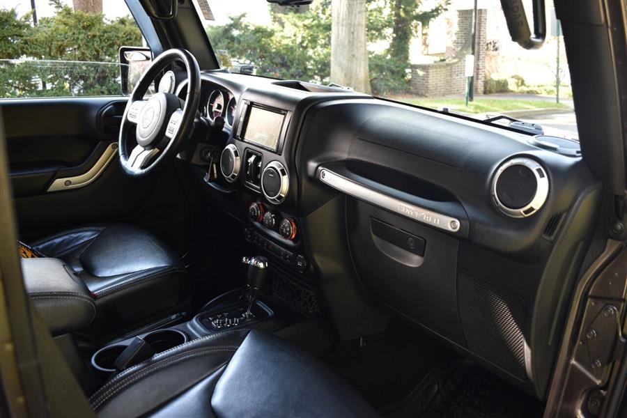 Used Jeep Wrangler Unlimited Rubicon 4x4 4dr SUV 2016 | Camy Cars. Great Neck, New York Used Jeep Wrangler Unlimited Rubicon 4x4 4dr SUV 2016 | Camy Cars. Great Neck, New York