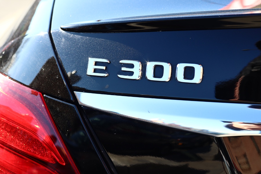 Used Mercedes-Benz E-Class E 300 4MATIC Sedan 2019 | Hillside Auto Mall Inc.. Jamaica, New York Used Mercedes-Benz E-Class E 300 4MATIC Sedan 2019 | Hillside Auto Mall Inc.. Jamaica, New York