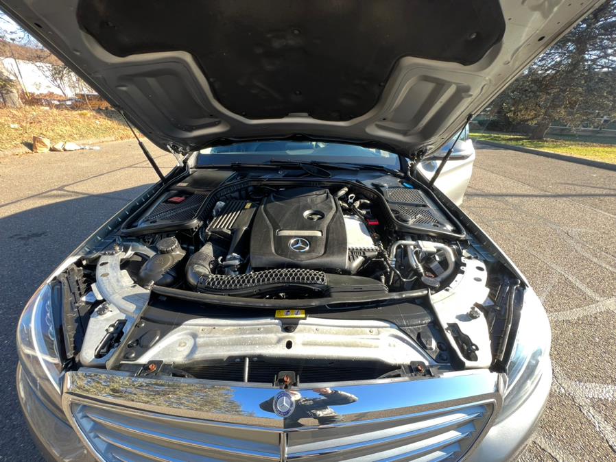 2015 Mercedes-Benz C-Class 4dr Sdn C300 Luxury 4MATIC, available for sale in Waterbury, Connecticut | Platinum Auto Care. Waterbury, Connecticut 2015 Mercedes-Benz C-Class 4dr Sdn C300 Luxury 4MATIC, available for sale in Waterbury, Connecticut | Platinum Auto Care. Waterbury, Connecticut