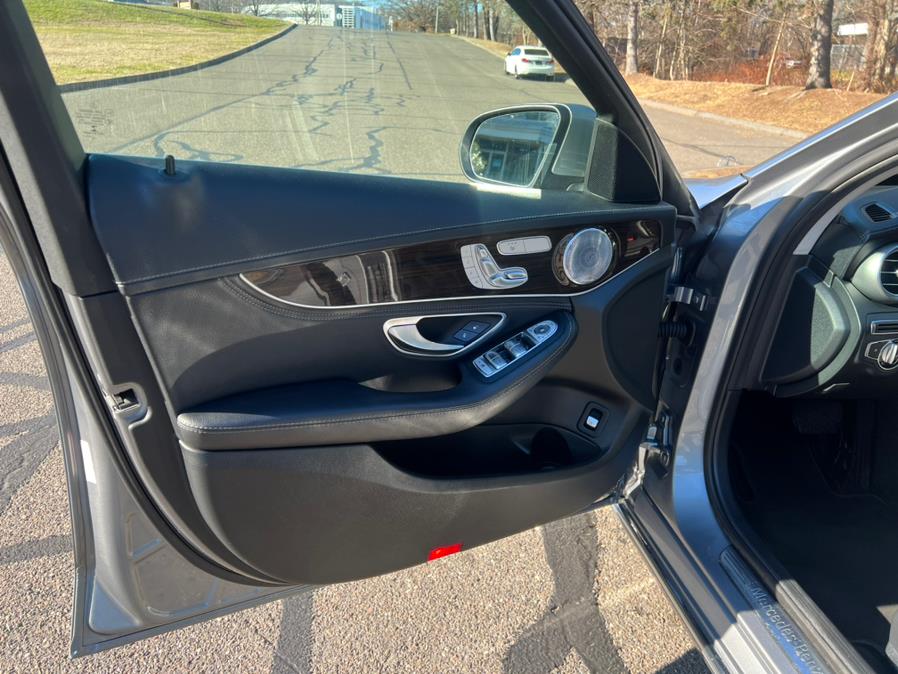 2015 Mercedes-Benz C-Class 4dr Sdn C300 Luxury 4MATIC, available for sale in Waterbury, Connecticut | Platinum Auto Care. Waterbury, Connecticut 2015 Mercedes-Benz C-Class 4dr Sdn C300 Luxury 4MATIC, available for sale in Waterbury, Connecticut | Platinum Auto Care. Waterbury, Connecticut