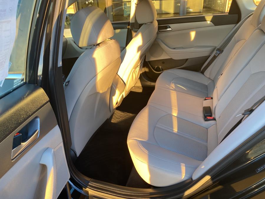 2018 Hyundai Sonata SE 2.4L SULEV, available for sale in Middletown, Connecticut | Newfield Auto Sales. Middletown, Connecticut 2018 Hyundai Sonata SE 2.4L SULEV, available for sale in Middletown, Connecticut | Newfield Auto Sales. Middletown, Connecticut