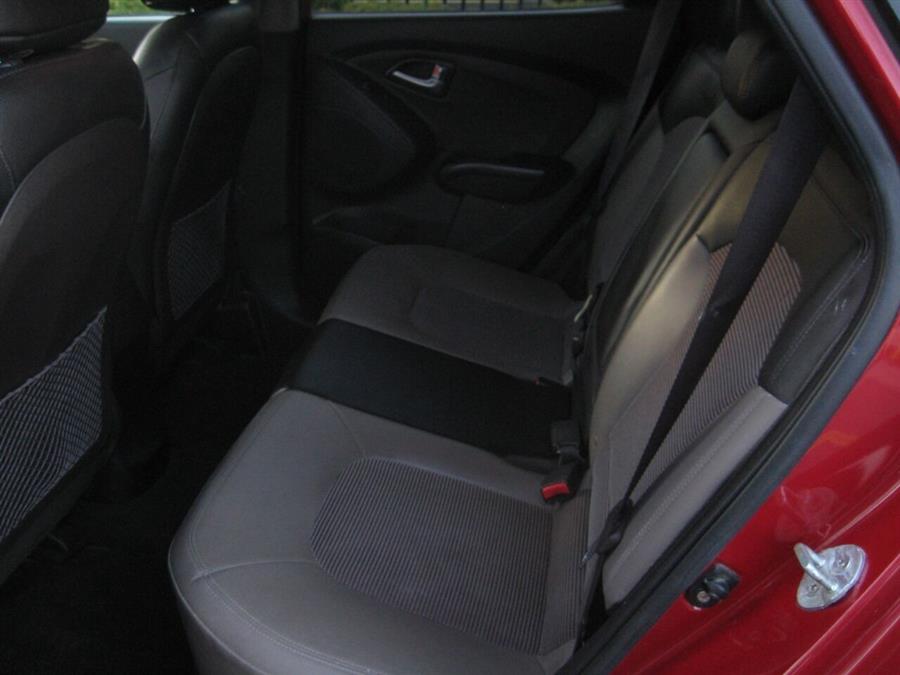 2012 Hyundai Tucson GLS AWD 4dr SUV, available for sale in Massapequa, New York | Rite Choice Auto Inc.. Massapequa, New York 2012 Hyundai Tucson GLS AWD 4dr SUV, available for sale in Massapequa, New York | Rite Choice Auto Inc.. Massapequa, New York