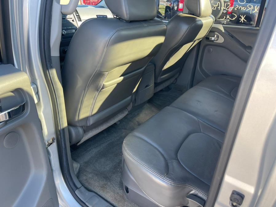 2010 Nissan Frontier 4WD Crew Cab SWB Auto LE, available for sale in South Windsor, Connecticut | Mike And Tony Auto Sales, Inc. South Windsor, Connecticut 2010 Nissan Frontier 4WD Crew Cab SWB Auto LE, available for sale in South Windsor, Connecticut | Mike And Tony Auto Sales, Inc. South Windsor, Connecticut