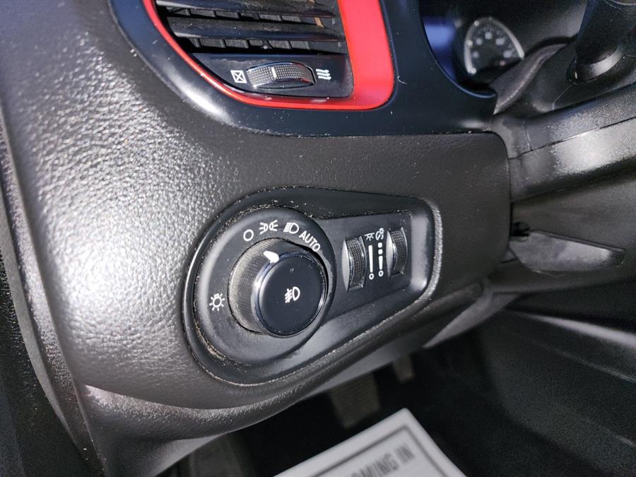 2015 Jeep Renegade 4WD 4dr Trailhawk, available for sale in Islip, New York | L.I. Auto Gallery. Islip, New York 2015 Jeep Renegade 4WD 4dr Trailhawk, available for sale in Islip, New York | L.I. Auto Gallery. Islip, New York