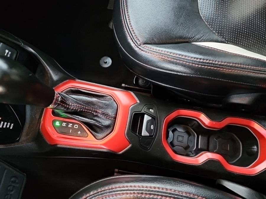 2015 Jeep Renegade 4WD 4dr Trailhawk, available for sale in Islip, New York | L.I. Auto Gallery. Islip, New York 2015 Jeep Renegade 4WD 4dr Trailhawk, available for sale in Islip, New York | L.I. Auto Gallery. Islip, New York