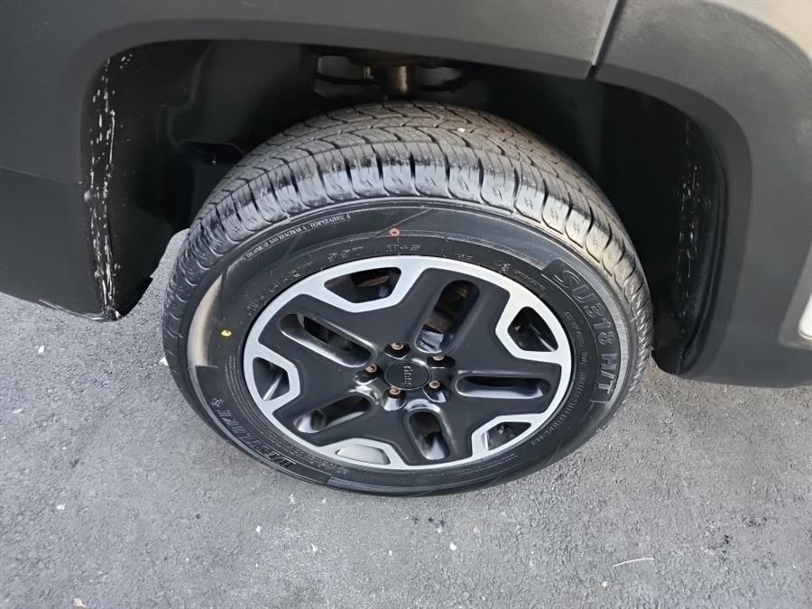 2015 Jeep Renegade 4WD 4dr Trailhawk, available for sale in Islip, New York | L.I. Auto Gallery. Islip, New York 2015 Jeep Renegade 4WD 4dr Trailhawk, available for sale in Islip, New York | L.I. Auto Gallery. Islip, New York