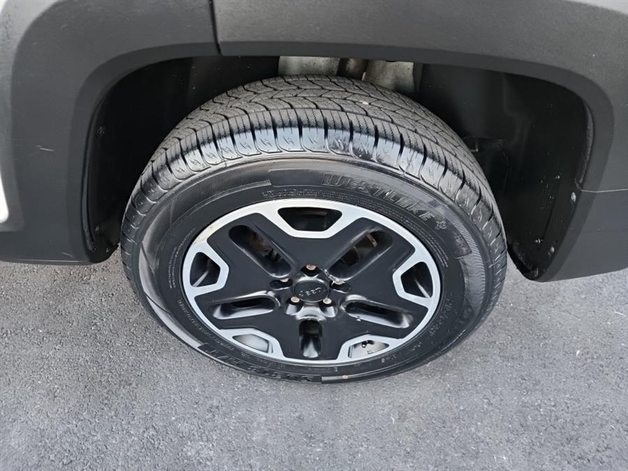 2015 Jeep Renegade 4WD 4dr Trailhawk, available for sale in Islip, New York | L.I. Auto Gallery. Islip, New York 2015 Jeep Renegade 4WD 4dr Trailhawk, available for sale in Islip, New York | L.I. Auto Gallery. Islip, New York
