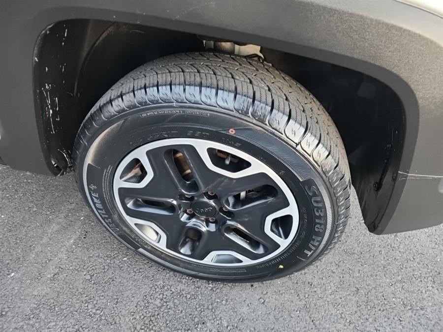 2015 Jeep Renegade 4WD 4dr Trailhawk, available for sale in Islip, New York | L.I. Auto Gallery. Islip, New York 2015 Jeep Renegade 4WD 4dr Trailhawk, available for sale in Islip, New York | L.I. Auto Gallery. Islip, New York