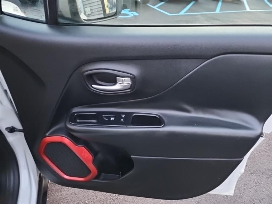 2015 Jeep Renegade 4WD 4dr Trailhawk, available for sale in Islip, New York | L.I. Auto Gallery. Islip, New York 2015 Jeep Renegade 4WD 4dr Trailhawk, available for sale in Islip, New York | L.I. Auto Gallery. Islip, New York