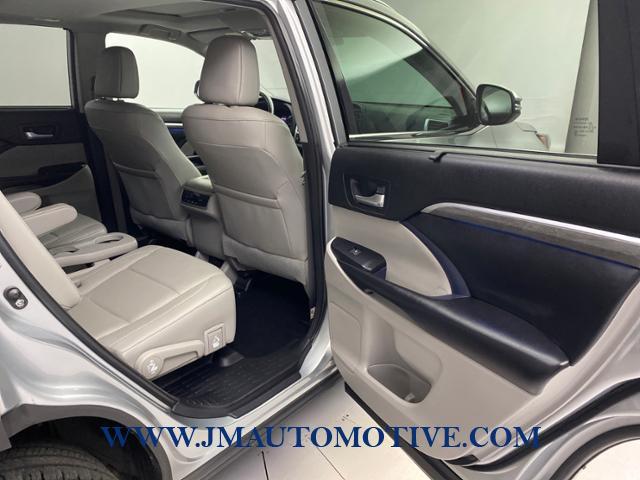 2018 Toyota Highlander Limited V6 AWD, available for sale in Naugatuck, Connecticut | J&M Automotive Sls&Svc LLC. Naugatuck, Connecticut 2018 Toyota Highlander Limited V6 AWD, available for sale in Naugatuck, Connecticut | J&M Automotive Sls&Svc LLC. Naugatuck, Connecticut