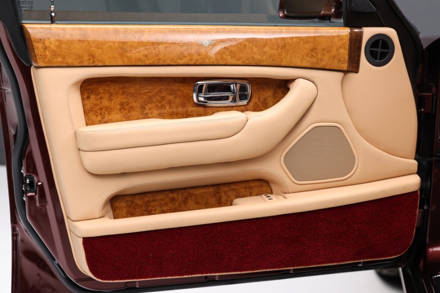 2001 Bentley Arnage Red Label, available for sale in North Salem, New York | Meccanic Shop North Inc. North Salem, New York 2001 Bentley Arnage Red Label, available for sale in North Salem, New York | Meccanic Shop North Inc. North Salem, New York