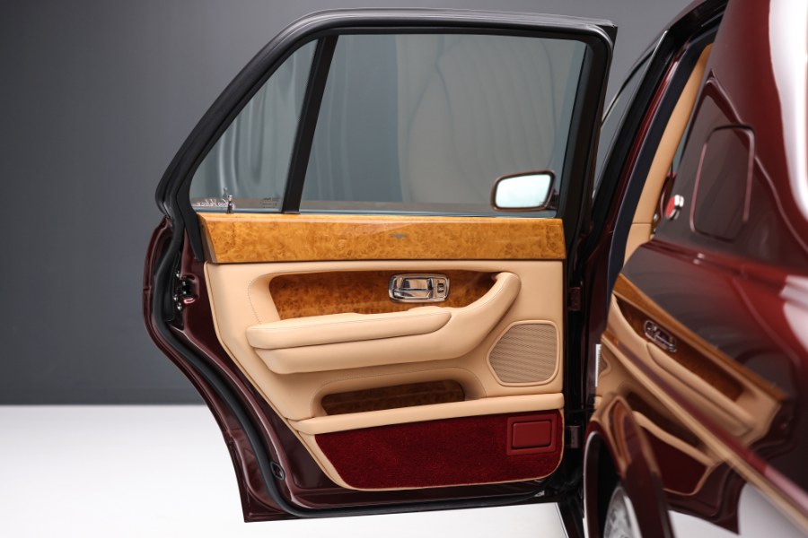 2001 Bentley Arnage Red Label, available for sale in North Salem, New York | Meccanic Shop North Inc. North Salem, New York 2001 Bentley Arnage Red Label, available for sale in North Salem, New York | Meccanic Shop North Inc. North Salem, New York