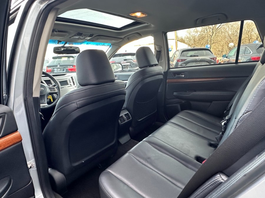 2014 Subaru Outback 4dr Wgn H4 Auto 2.5i Limited, available for sale in Plainville, Connecticut | Chris's Auto Clinic. Plainville, Connecticut 2014 Subaru Outback 4dr Wgn H4 Auto 2.5i Limited, available for sale in Plainville, Connecticut | Chris's Auto Clinic. Plainville, Connecticut
