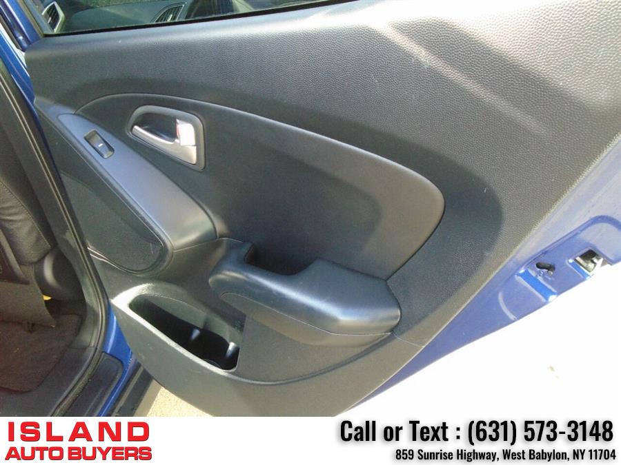 2013 Hyundai Tucson GLS AWD 4dr SUV, available for sale in West Babylon, New York | Island Auto Buyers. West Babylon, New York 2013 Hyundai Tucson GLS AWD 4dr SUV, available for sale in West Babylon, New York | Island Auto Buyers. West Babylon, New York