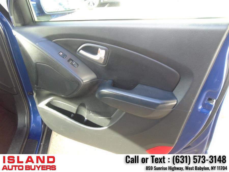 2013 Hyundai Tucson GLS AWD 4dr SUV, available for sale in West Babylon, New York | Island Auto Buyers. West Babylon, New York 2013 Hyundai Tucson GLS AWD 4dr SUV, available for sale in West Babylon, New York | Island Auto Buyers. West Babylon, New York