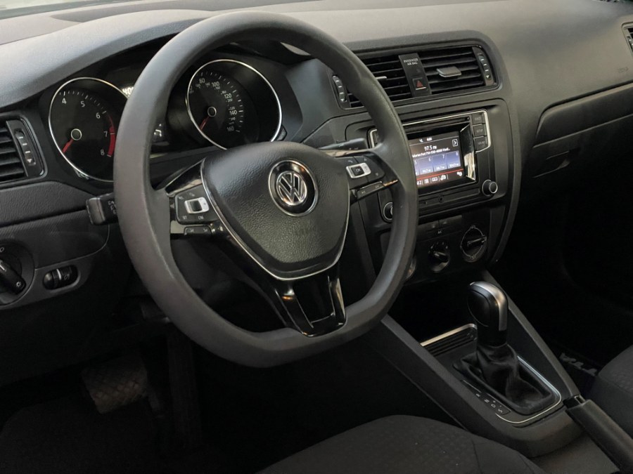 2016 Volkswagen Jetta Sedan 4dr Auto 1.4T S w/Technology, available for sale in Corona, California | Green Light Auto. Corona, California 2016 Volkswagen Jetta Sedan 4dr Auto 1.4T S w/Technology, available for sale in Corona, California | Green Light Auto. Corona, California