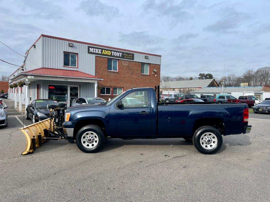 2011 GMC Sierra 2500HD 4WD Reg Cab 133.7" Work Truck, available for sale in South Windsor, Connecticut | Mike And Tony Auto Sales, Inc. South Windsor, Connecticut 2011 GMC Sierra 2500HD 4WD Reg Cab 133.7" Work Truck, available for sale in South Windsor, Connecticut | Mike And Tony Auto Sales, Inc. South Windsor, Connecticut