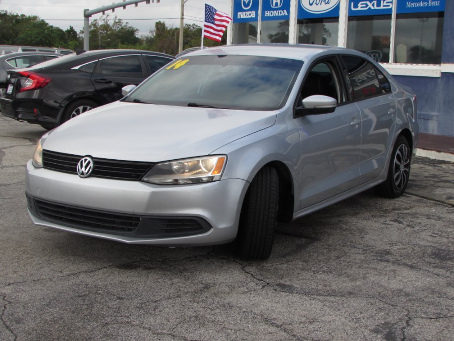 2014 Volkswagen Jetta Sedan 4dr Auto SE w/Connectivity/Sunroof PZEV, available for sale in Orlando, Florida | VIP Auto Enterprise, Inc. Orlando, Florida 2014 Volkswagen Jetta Sedan 4dr Auto SE w/Connectivity/Sunroof PZEV, available for sale in Orlando, Florida | VIP Auto Enterprise, Inc. Orlando, Florida