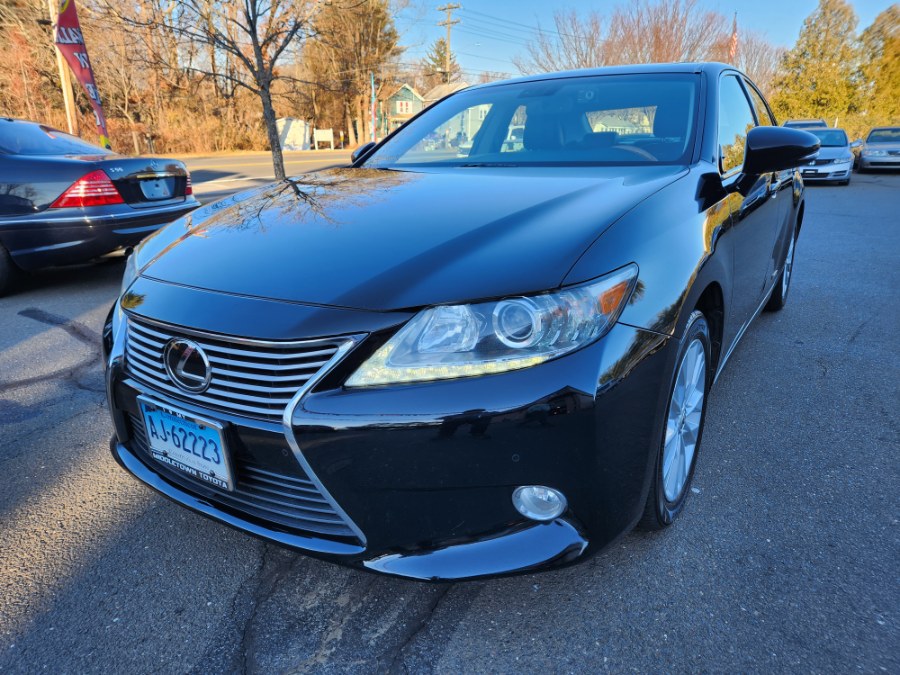 2013 Lexus ES 300h 4dr Sdn Hybrid, available for sale in Bristol, Connecticut | Dealmax Motors LLC. Bristol, Connecticut