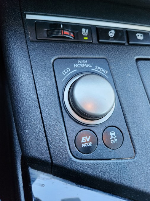 2013 Lexus ES 300h 4dr Sdn Hybrid, available for sale in Bristol, Connecticut | Dealmax Motors LLC. Bristol, Connecticut 2013 Lexus ES 300h 4dr Sdn Hybrid, available for sale in Bristol, Connecticut | Dealmax Motors LLC. Bristol, Connecticut
