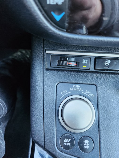 2013 Lexus ES 300h 4dr Sdn Hybrid, available for sale in Bristol, Connecticut | Dealmax Motors LLC. Bristol, Connecticut 2013 Lexus ES 300h 4dr Sdn Hybrid, available for sale in Bristol, Connecticut | Dealmax Motors LLC. Bristol, Connecticut