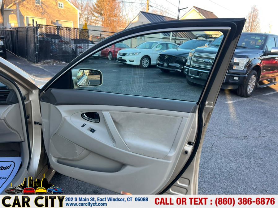Used Toyota Camry 4dr Sdn I4 Man LE (Natl) 2010 | Car City LLC. East Windsor, Connecticut Used Toyota Camry 4dr Sdn I4 Man LE (Natl) 2010 | Car City LLC. East Windsor, Connecticut