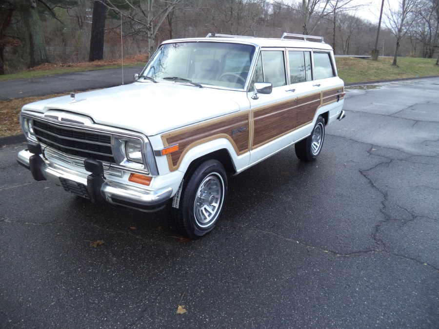 Used Jeep Grand Wagoneer 4dr Wagon 4WD 1990 | Riverside Motorcars, LLC. Naugatuck, Connecticut