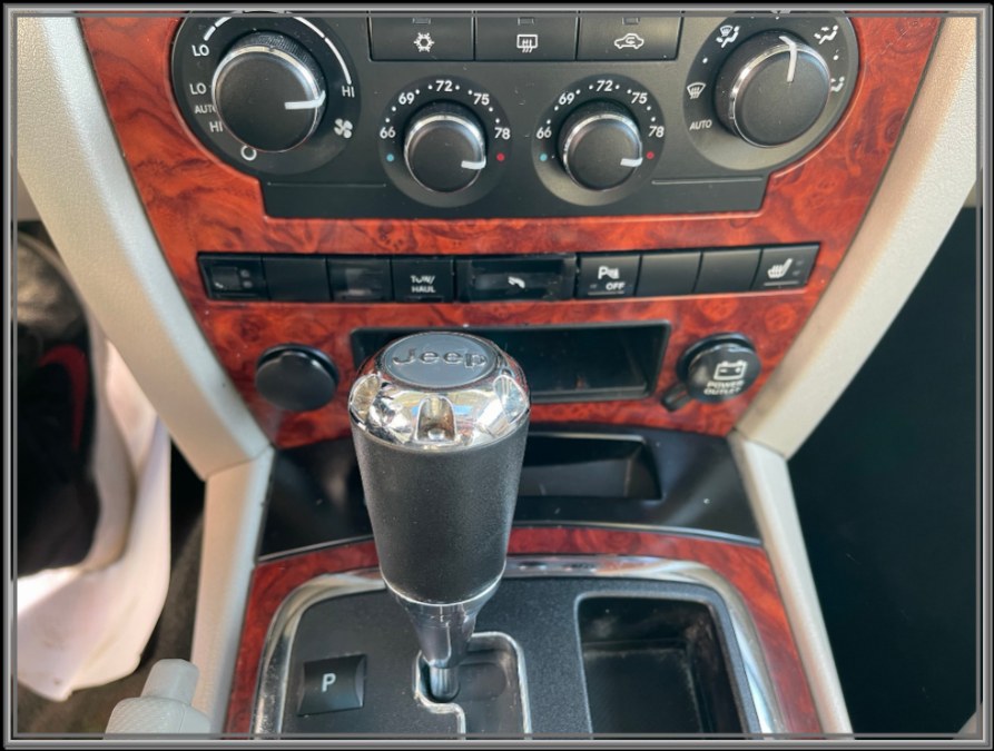 2006 Jeep Commander 4dr Limited 4WD, available for sale in Huntington Station, New York | My Auto Inc.. Huntington Station, New York 2006 Jeep Commander 4dr Limited 4WD, available for sale in Huntington Station, New York | My Auto Inc.. Huntington Station, New York