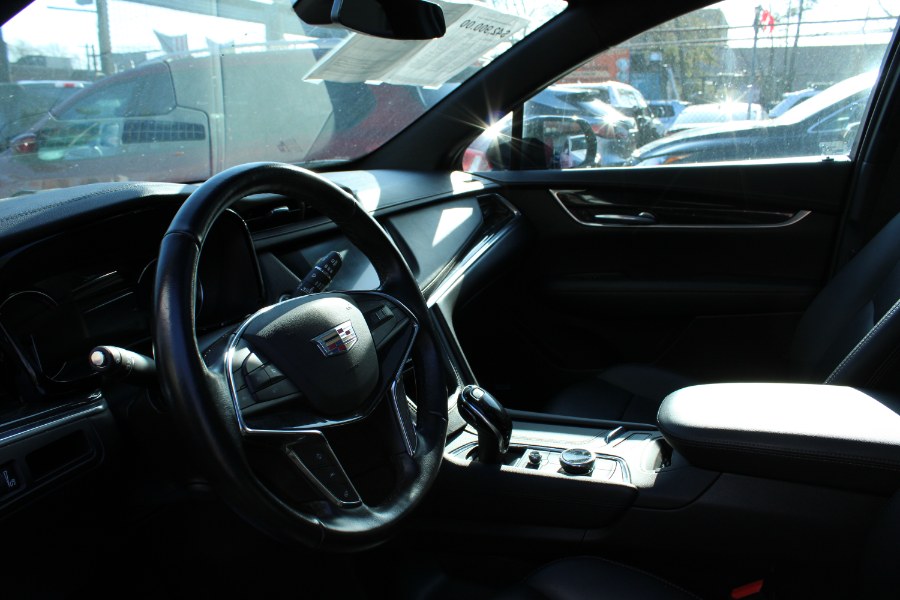 2017 Cadillac XT5 AWD 4dr Luxury, available for sale in BROOKLYN, New York | Deals on Wheels International Auto. BROOKLYN, New York 2017 Cadillac XT5 AWD 4dr Luxury, available for sale in BROOKLYN, New York | Deals on Wheels International Auto. BROOKLYN, New York