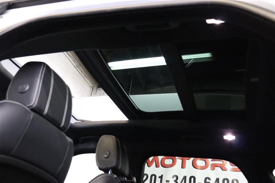 2018 Land Rover Range Rover Velar R-DYNAMIC SE, available for sale in Paterson, New Jersey | Fast Track Motors. Paterson, New Jersey 2018 Land Rover Range Rover Velar R-DYNAMIC SE, available for sale in Paterson, New Jersey | Fast Track Motors. Paterson, New Jersey