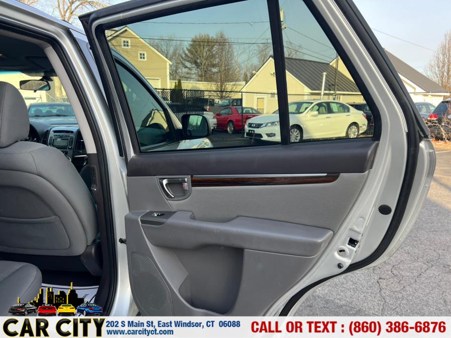 Used Hyundai Santa Fe FWD 4dr I4 Auto GLS 2011 | Car City LLC. East Windsor, Connecticut Used Hyundai Santa Fe FWD 4dr I4 Auto GLS 2011 | Car City LLC. East Windsor, Connecticut