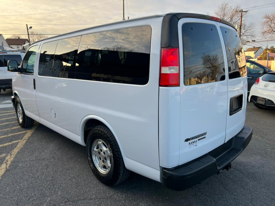 Used Chevrolet Express Passenger RWD 1500 135" 2008 | Easy Credit of Jersey. Little Ferry, New Jersey