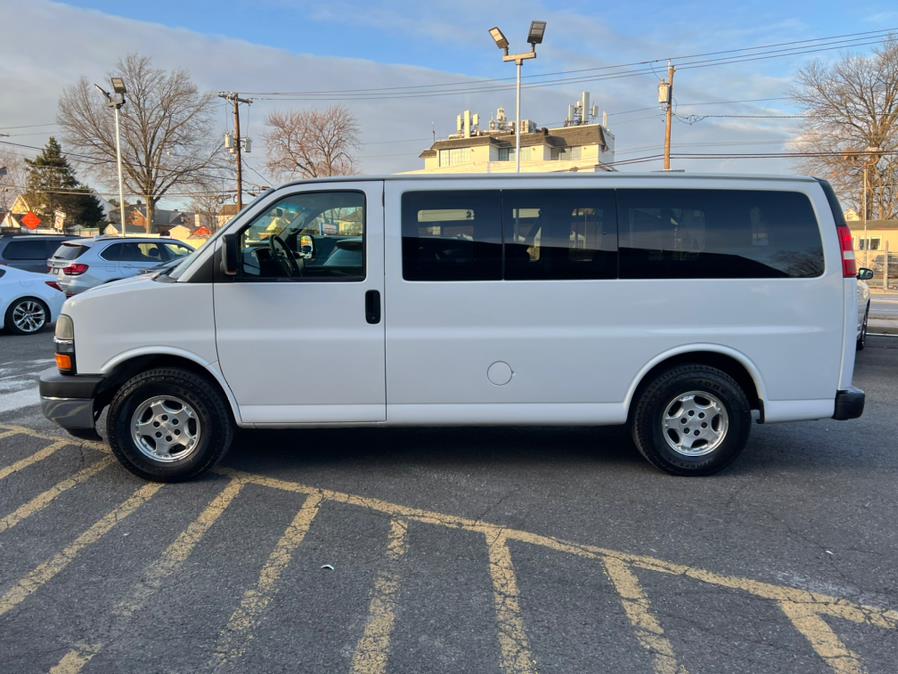 Used Chevrolet Express Passenger RWD 1500 135" 2008 | Easy Credit of Jersey. Little Ferry, New Jersey