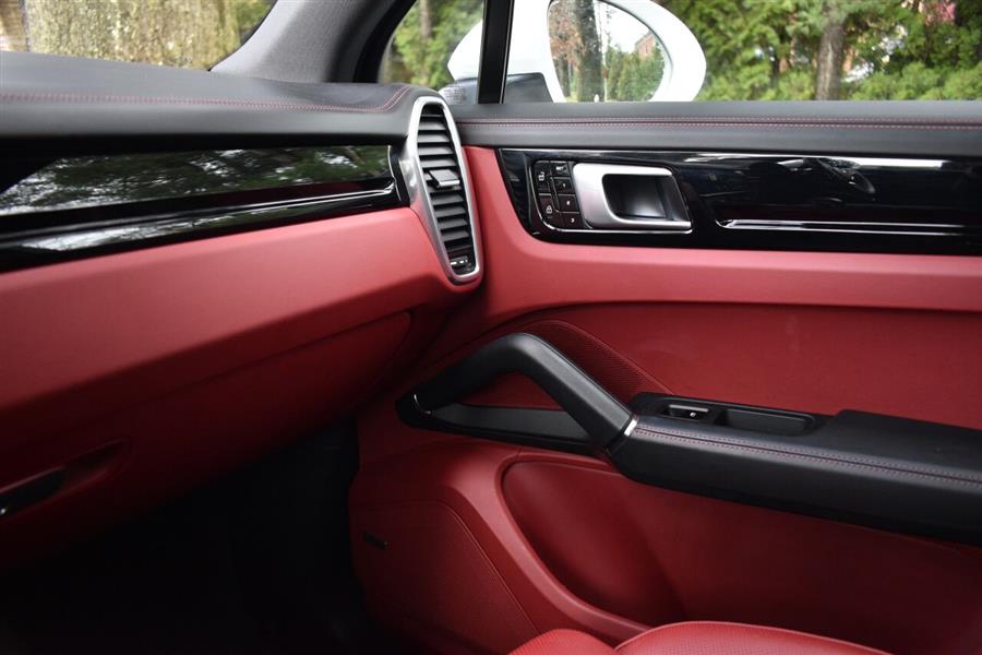 2020 Porsche Cayenne Base AWD 4dr SUV, available for sale in Great Neck, New York | Camy Cars. Great Neck, New York 2020 Porsche Cayenne Base AWD 4dr SUV, available for sale in Great Neck, New York | Camy Cars. Great Neck, New York