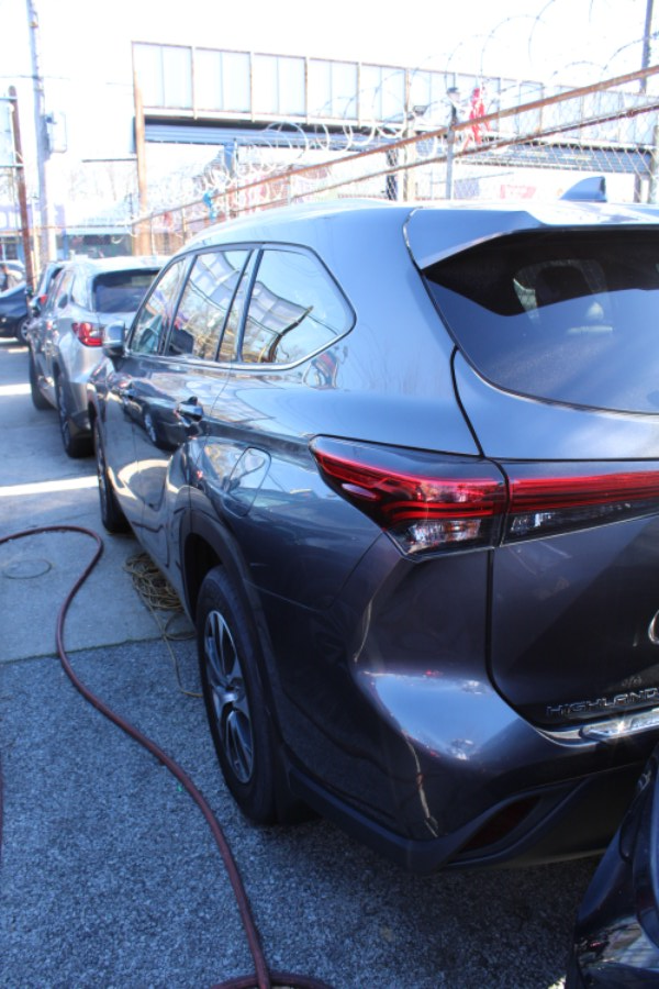 2022 Toyota Highlander XLE AWD (Natl), available for sale in BROOKLYN, New York | Deals on Wheels International Auto. BROOKLYN, New York 2022 Toyota Highlander XLE AWD (Natl), available for sale in BROOKLYN, New York | Deals on Wheels International Auto. BROOKLYN, New York