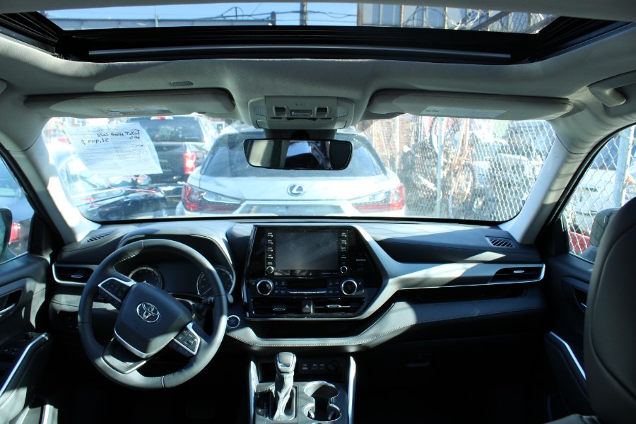 2022 Toyota Highlander XLE AWD (Natl), available for sale in BROOKLYN, New York | Deals on Wheels International Auto. BROOKLYN, New York 2022 Toyota Highlander XLE AWD (Natl), available for sale in BROOKLYN, New York | Deals on Wheels International Auto. BROOKLYN, New York