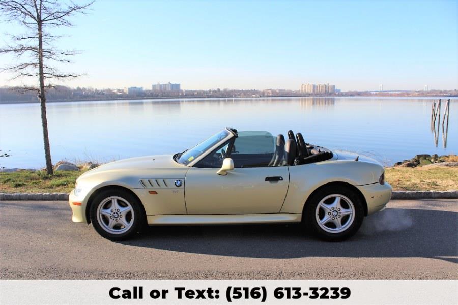2001 BMW Z3-Series Z3 2dr Roadster 3.0i, available for sale in Great Neck, New York | Great Neck Car Buyers & Sellers. Great Neck, New York 2001 BMW Z3-Series Z3 2dr Roadster 3.0i, available for sale in Great Neck, New York | Great Neck Car Buyers & Sellers. Great Neck, New York