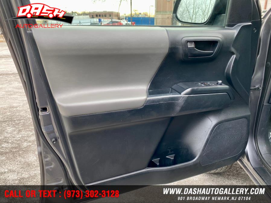 2016 Toyota Tacoma 4WD Access Cab I4 AT SR5 (Natl), available for sale in Newark, New Jersey | Dash Auto Gallery Inc.. Newark, New Jersey 2016 Toyota Tacoma 4WD Access Cab I4 AT SR5 (Natl), available for sale in Newark, New Jersey | Dash Auto Gallery Inc.. Newark, New Jersey